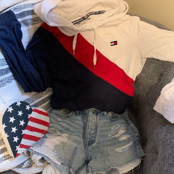 Tommy Hilfiger Tops - TOMMY HILFIGER • 🇺🇸 HOODIE • Red, White & Blue • 4th of July American Flag